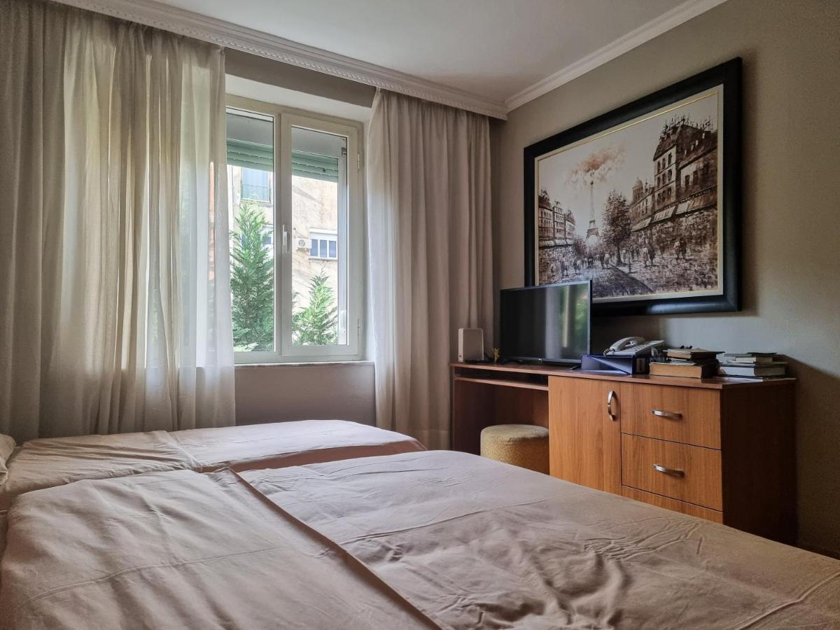 Center Cozy Apartment Tirana